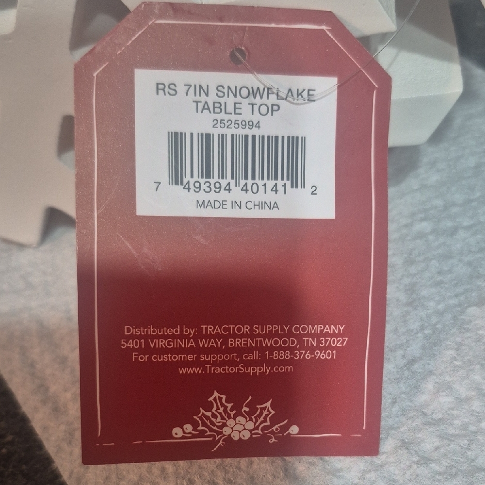 Elegant White Snowflake Holiday Decor - Picture 6 of 8